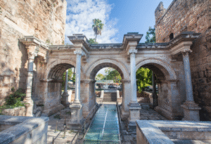Reisen Aktuell Langzeiturlaub Türkei Hadrianstor