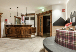 Reisen Aktuell Öztal First Mountain Hotel Rezeption