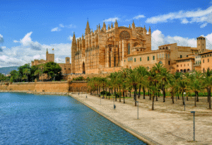 Reisen Aktuell Mallorca Mandelblüte Palma Kathedrale