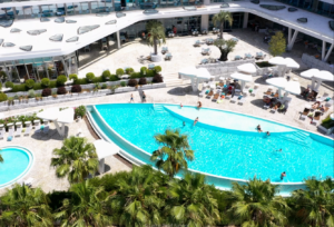 Reisen Aktuell Montenegros Küstenschätze Carine Hotel Kumbor Außenpool