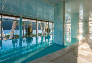 Reisen Aktuell Montenegros Küstenschätze Carine Hotel Kumbor Innenpool