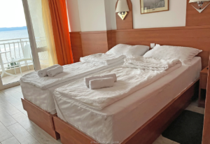 ReisenAktuell Kroatien Höhepunkte Dalmatiens Beispiel Doppelzimmer Meerblick