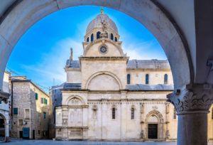 ReisenAktuell Kroatien Höhepunkte Dalmatiens Sibenik Kathedrale