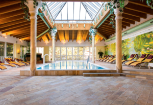 Reisen Aktuell Tirol Bergresort Seefeld Hallenbad
