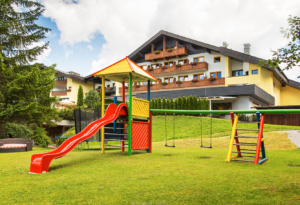 Reisen Aktuell Tirol Bergresort Seefeld Spielplatz