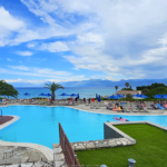 ReisenAktuell Korfu Mareblue Beach Resort Hotel Außenpoolanlage