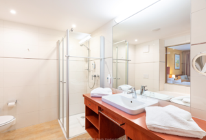 ReisenAktuell Usedom Seetelhotel Nautic Usedom Badezimmer Beispiel