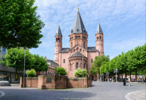 Reisen Aktuell Arielle Royal Rhein In Flammen Mainz Dom St Martin