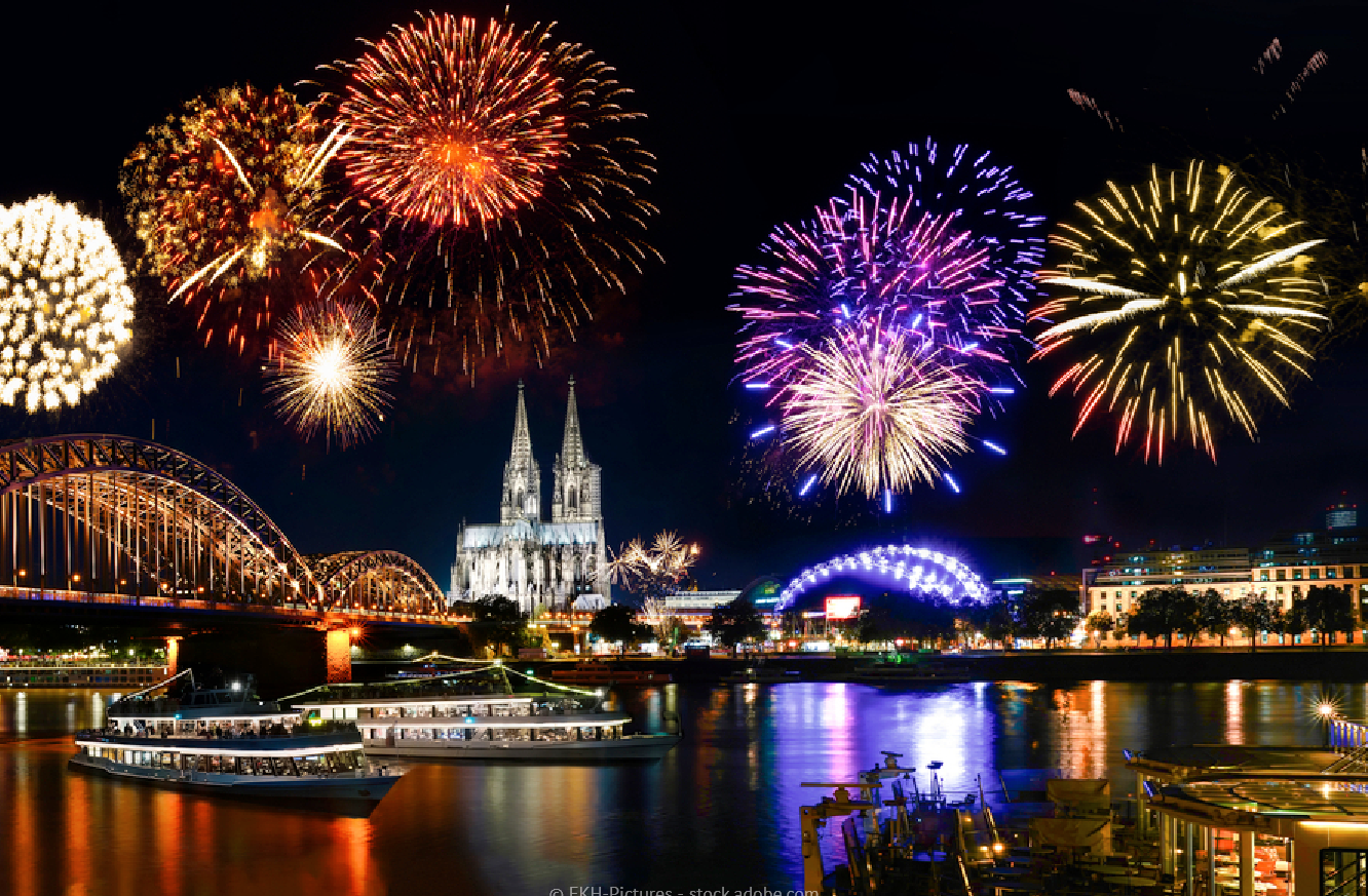 Reisen Aktuell Arielle Silvester Köln Feuerwerk